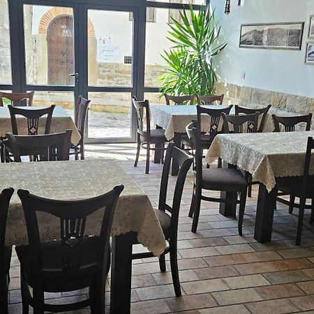 Guest House Saint Petka Veliko Tărnovo Esterno foto